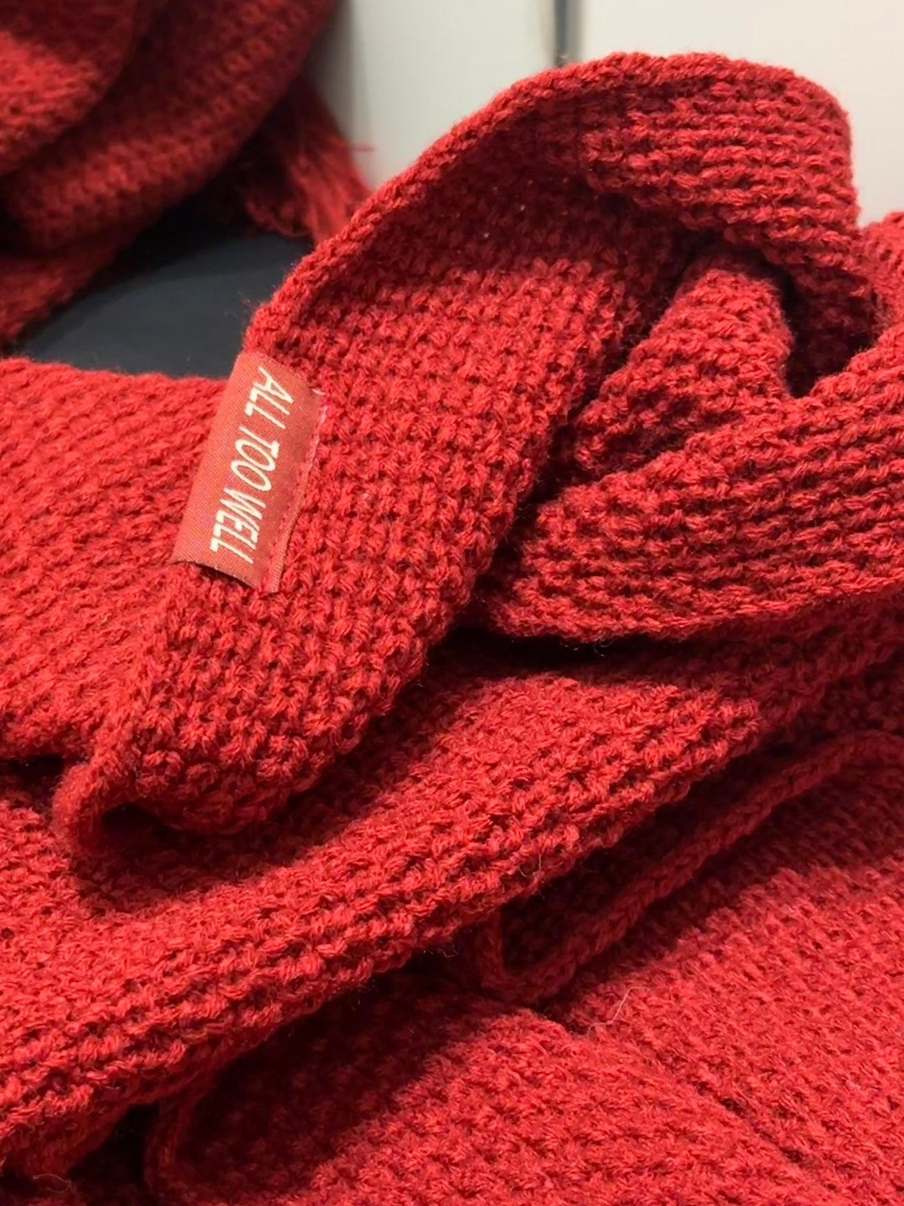 ALL TO WELL SCARF