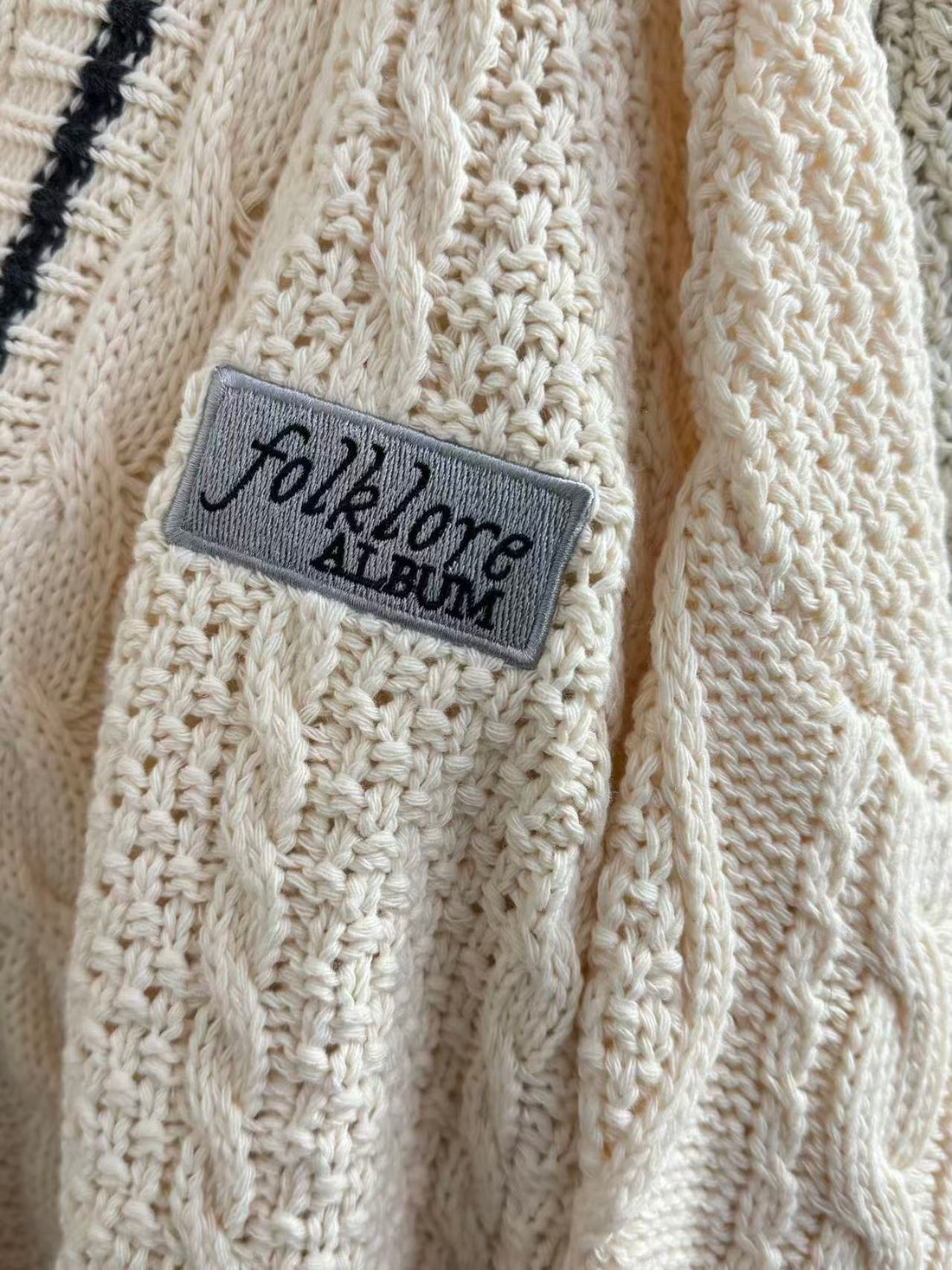 FOLKLORE CARDIGAN